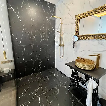 Apartment Golden At Erzsebet Bridge Budapest