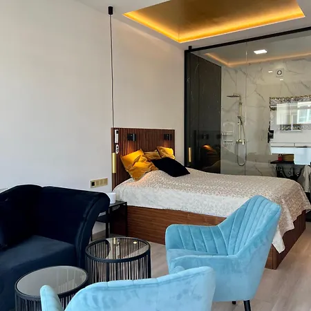 Golden At Erzsebet Bridge Apartment *