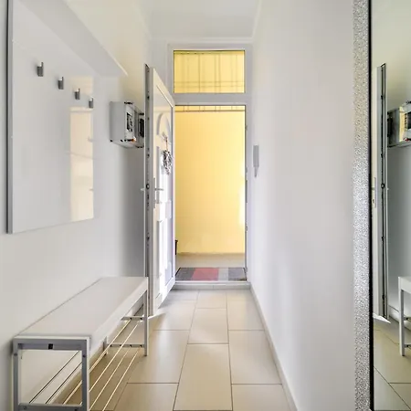Oasis 2 Bd Apartment *