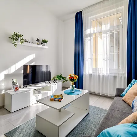 Oasis 2 Bd * Budapest