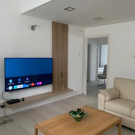 Panorama On The Hill With Free Garage Apartment