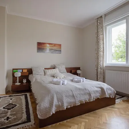 Apartman Family Near Park