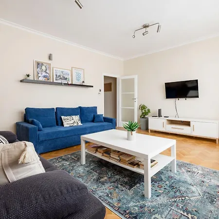 Apartman Family Near Park *