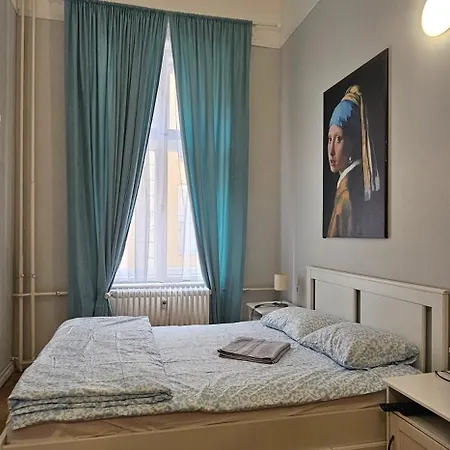 Dob * Budapest