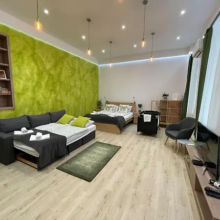 In Heart Of Bartok Bela Boulevard Apartment Budapest