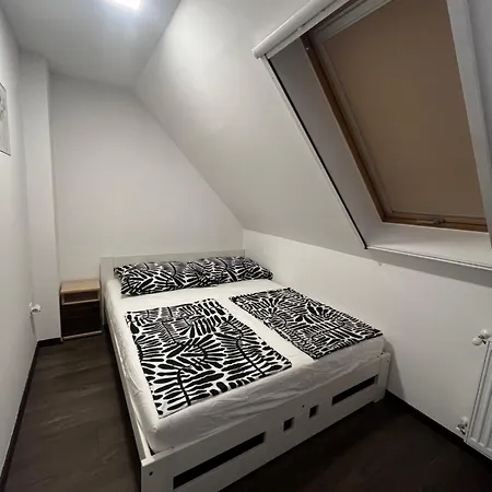 Apartament Rediapartmanok *