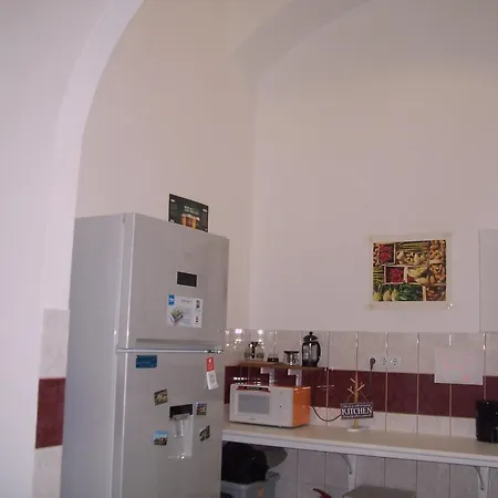 Universal Hostel