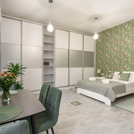 Gabby's Hideaway * Budapest