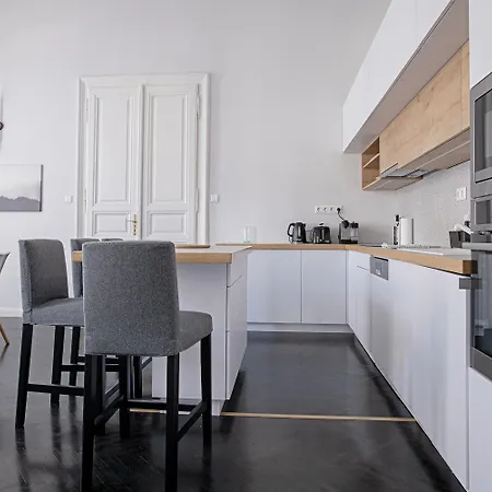 Apartament Center Industrial