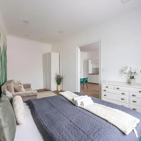 Luxy Spacious & Cozy With Balcony *