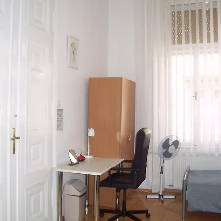 Universal Hostel *