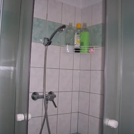 Universal Hostel