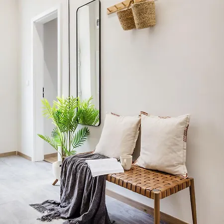 Oasis - Modern Charm, Timeless Comfort Apartment Budapest
