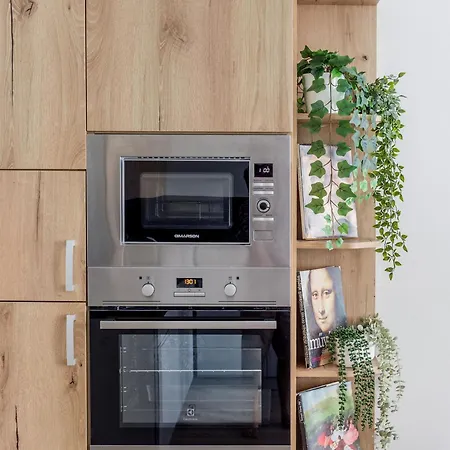 Apartment Oasis - Modern Charm, Timeless Comfort