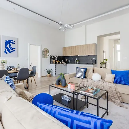 Oasis - Modern Charm, Timeless Comfort Apartment Budapest