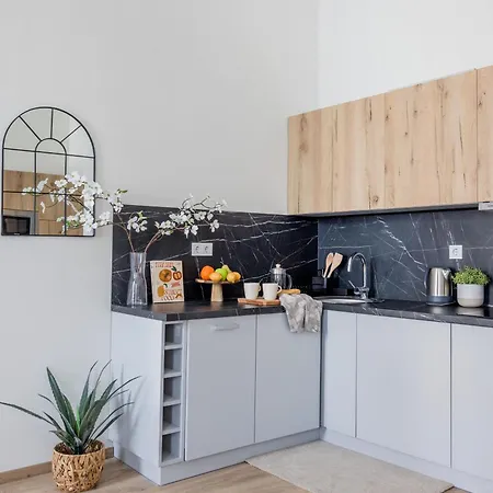 Oasis - Modern Charm, Timeless Comfort Apartment Budapest