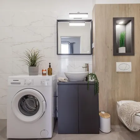 Oasis - Modern Charm, Timeless Comfort Apartment *
