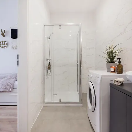 Oasis - Modern Charm, Timeless Comfort Apartment Budapest