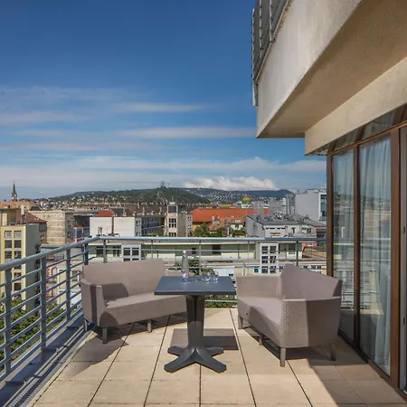 Escala & Hotel Budapeste