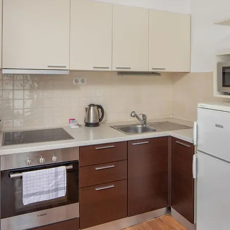 Escala & 4* Budapeste