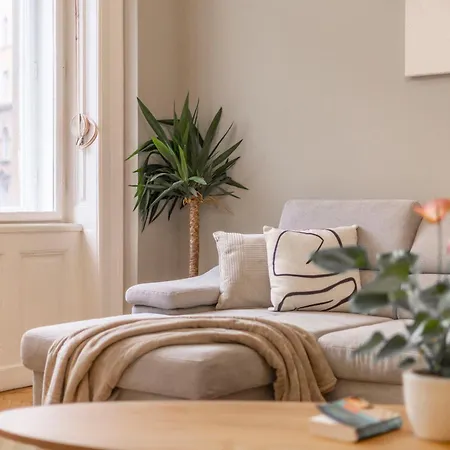 Charming & Cozy Central By Prestige Homes Apartment *