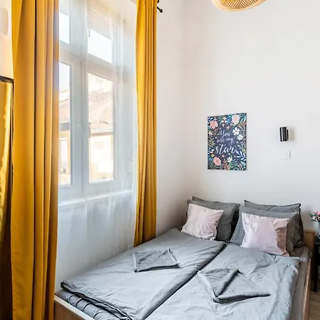 Bacso Golden Apartment *