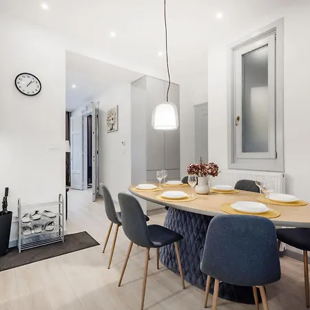 Apartment Elegant Two-bedroom In The Centre Budapest