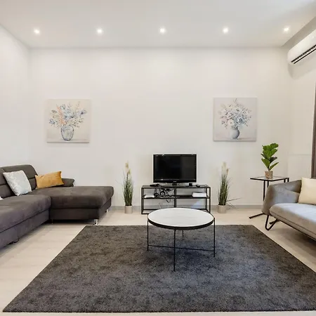 Elegant Two-bedroom In The Centre Budapest