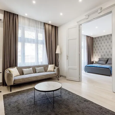 Elegant Two-bedroom In The Centre Apartment Budapest
