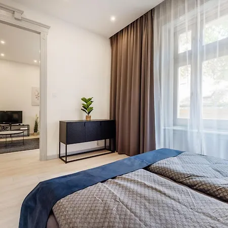 Elegant Two-bedroom In The Centre Budapest