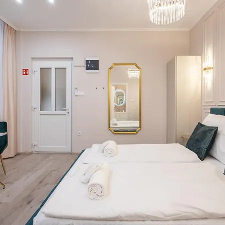 Kiraly 33 - Hidden Gem - Location By Bqa Apartment