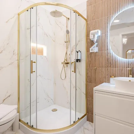Kiraly 33 - Hidden Gem - Location By Bqa Apartment *