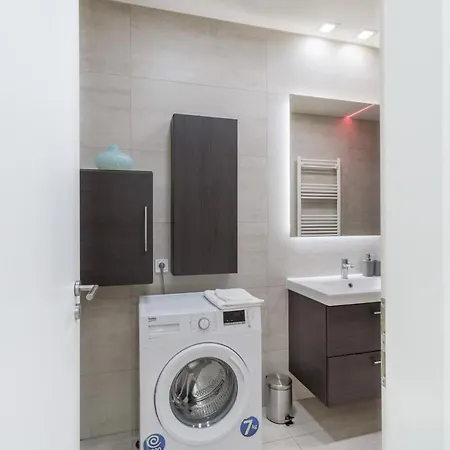 Apartment Lovely &