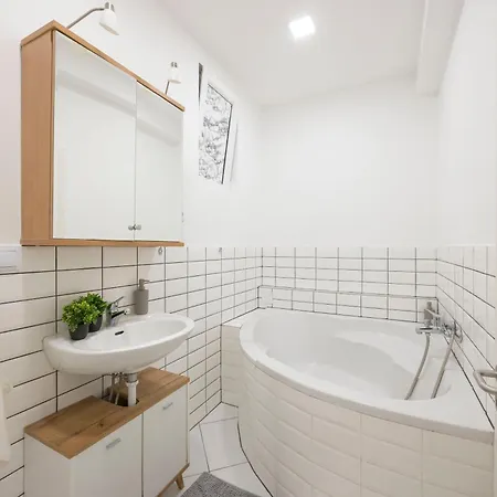 Apartment Charming Grand In The Heart Of Budapest