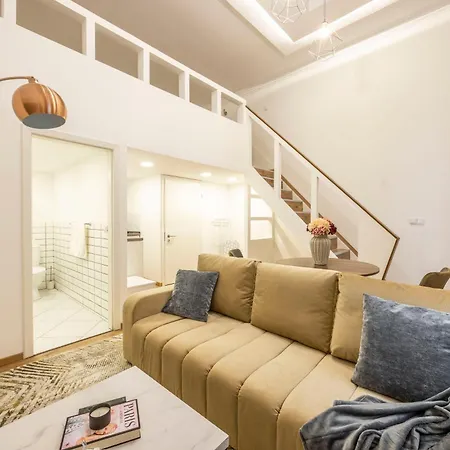 Apartment Charming Grand In The Heart Of