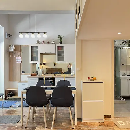 Brand New Garden Flat / Free Parking Апартаменты