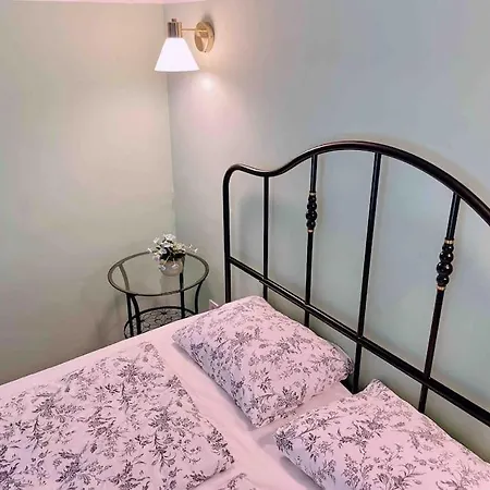 Apartment 5 Downtown Vintage With Balcony Budapest
