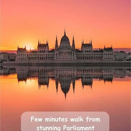 Stylish Parisian 3br In Budapest, Sleeps 9 Apartment Budapest