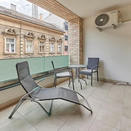 Balcony Centropolitan W Ac By Nw Apartment Budapest