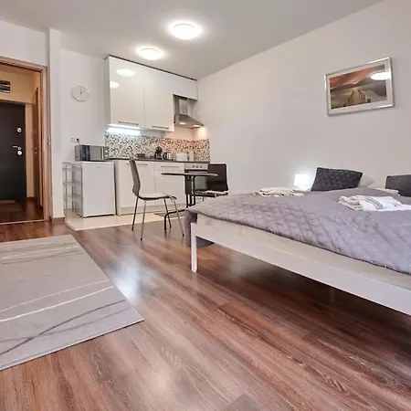 Balcony Centropolitan W Ac By Nw Budapest