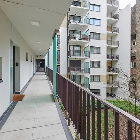 Balcony Centropolitan W Ac By Nw