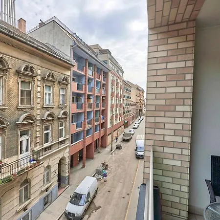 Balcony Centropolitan W Ac By Nw Apartment *