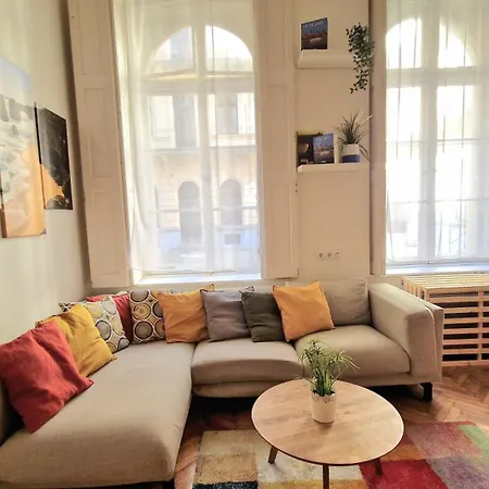Hip At The Museum Apartment Budapest