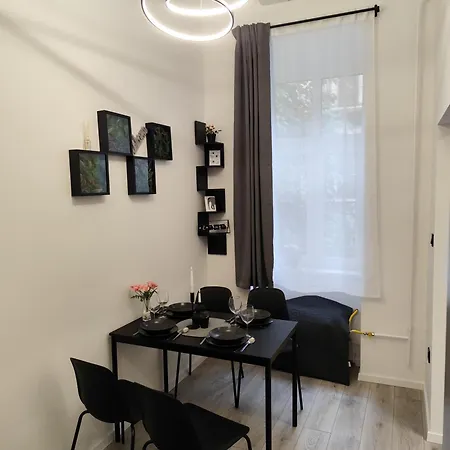 Bp Downtown Apartment