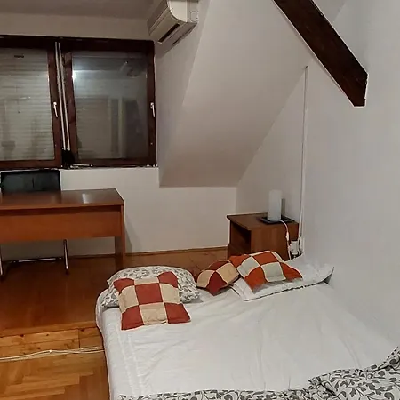 Homestay In - Parliament View Hideaway - Near Buda Castle And Margaret Island