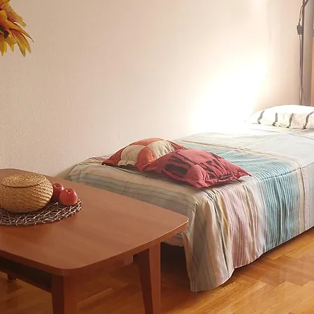 Homestay In - Parliament View Hideaway - Near Buda Castle And Margaret Island Budapest