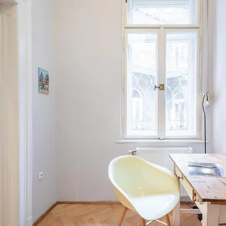 Ultra - Very Comfy Apartment *