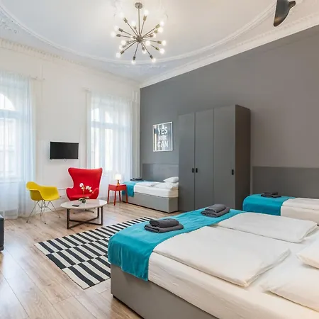 דירה Faces - Funky Design In Vibrant Centre *