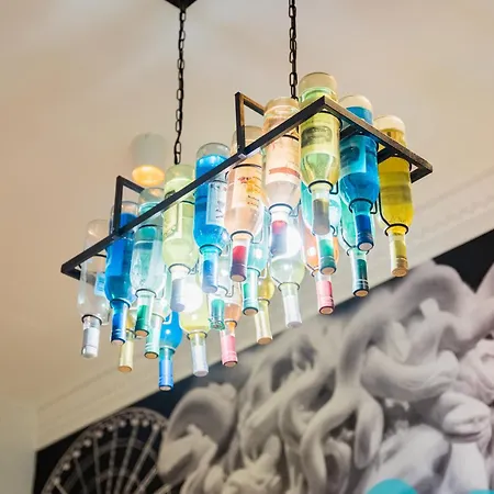 Faces - Funky Design In Vibrant Centre דירה בודפשט