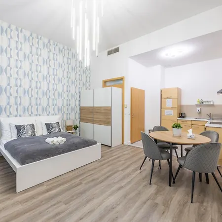 Charming Center W' 2 Bedrms In The Gozsdu Garden Apartment